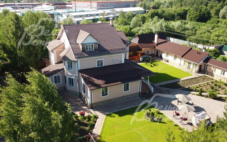 2-этажный коттедж 800 м² с отделкой