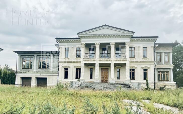 2-этажный коттедж 1 320 м² с отделкой