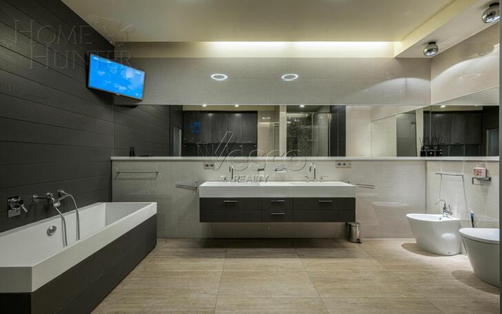 3-КОМН. КВАРТИРА С ОТДЕЛКОЙ 220 М² НА 4 ЭТАЖЕ