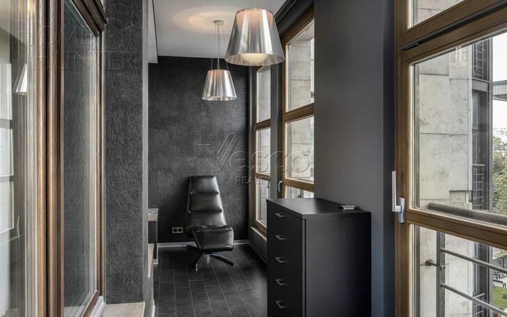 3-КОМН. КВАРТИРА С ОТДЕЛКОЙ 220 М² НА 4 ЭТАЖЕ