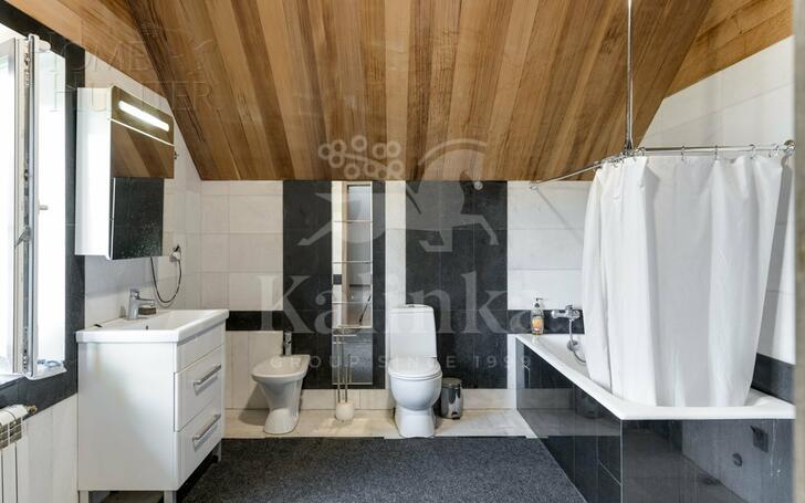 2-этажный коттедж 235 м² с отделкой
