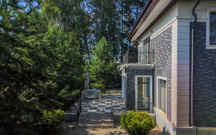 2-этажный коттедж 420 м² с отделкой
