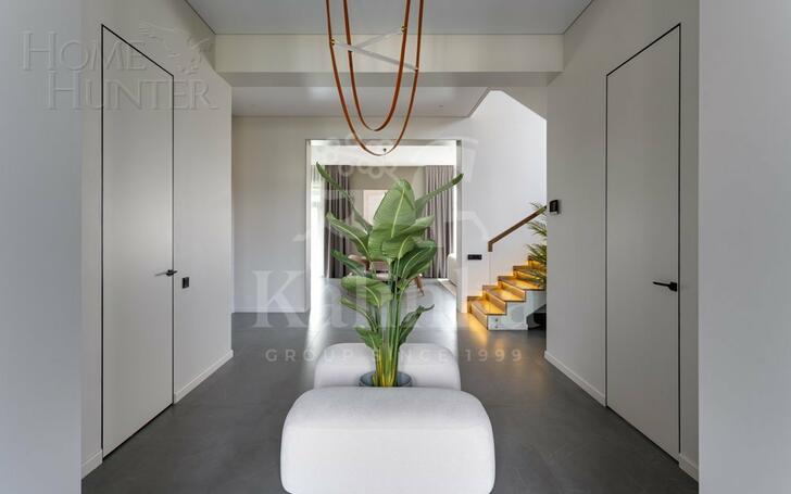 2-этажный коттедж 320 м² с отделкой