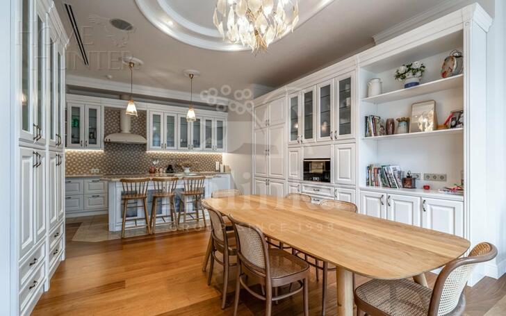 3-КОМН. КВАРТИРА С ОТДЕЛКОЙ 177.9 М² НА 4 ЭТАЖЕ