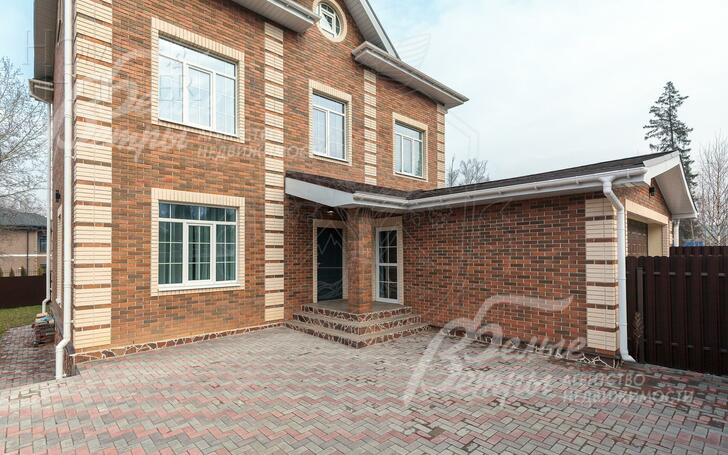 2-этажный коттедж 270 м² с отделкой