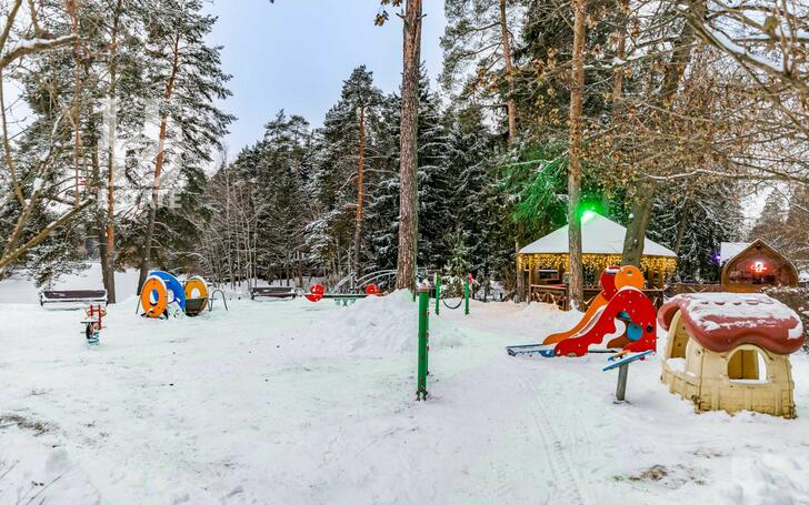 2-этажный коттедж 1 622 м² с отделкой