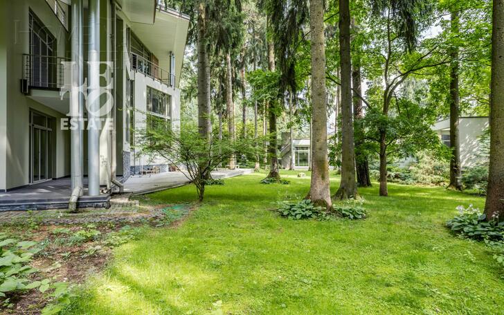 2-этажный коттедж 1 622 м² с отделкой