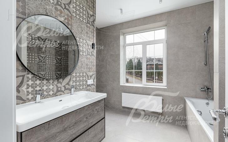 2-этажный коттедж 270 м² с отделкой