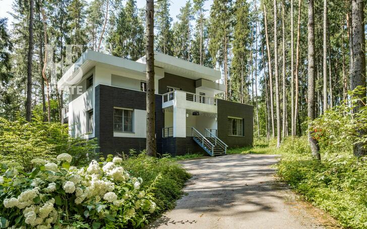 2-этажный коттедж 455 м² с отделкой