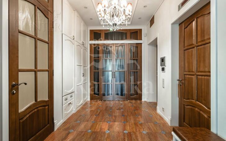 3-КОМН. КВАРТИРА С ОТДЕЛКОЙ 177.9 М² НА 4 ЭТАЖЕ