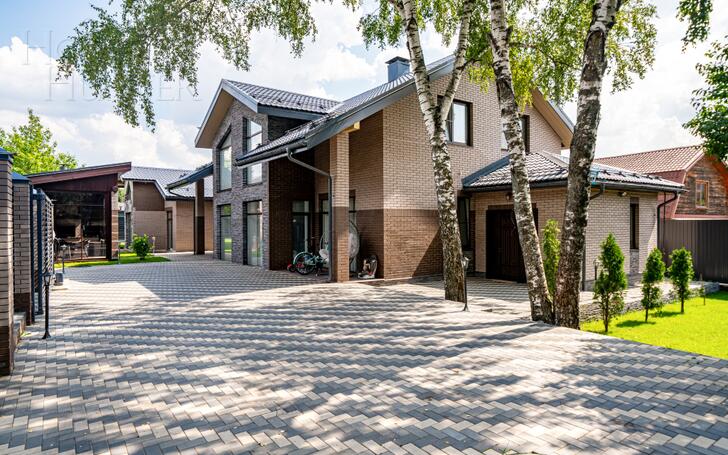 2-этажный коттедж 350 м² с отделкой