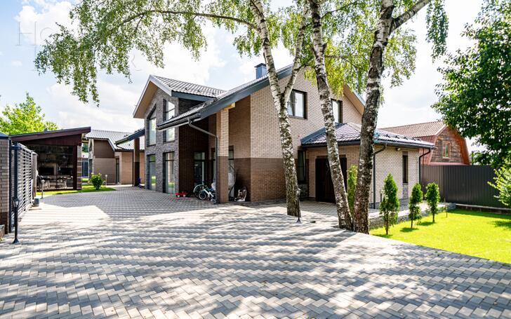 2-этажный коттедж 350 м² с отделкой