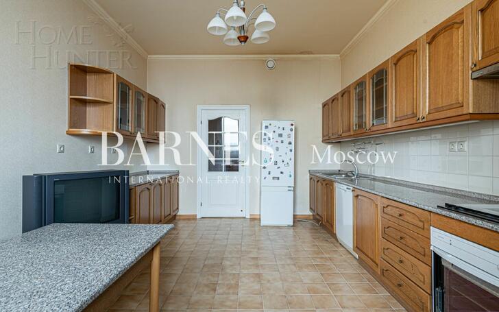 5-КОМН. КВАРТИРА С ОТДЕЛКОЙ 245.5 М² НА 8 ЭТАЖЕ