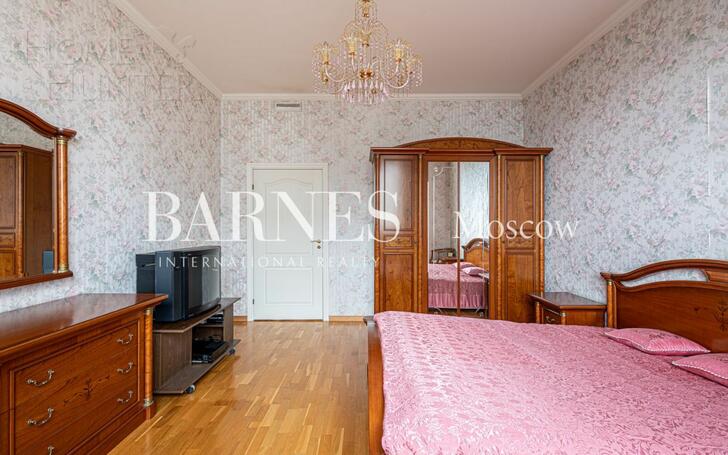 5-КОМН. КВАРТИРА С ОТДЕЛКОЙ 245.5 М² НА 8 ЭТАЖЕ