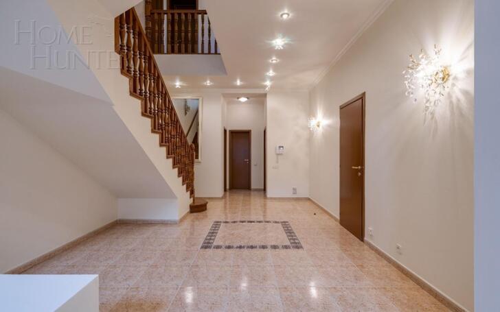 2-этажный коттедж 370 м² с отделкой