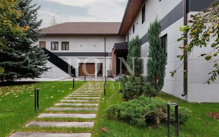2-этажный коттедж 974 м² с отделкой