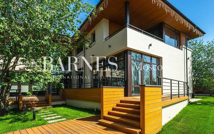 2-этажный коттедж 590 м² с отделкой