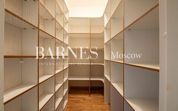 5-КОМН. КВАРТИРА С ОТДЕЛКОЙ 245.5 М² НА 8 ЭТАЖЕ