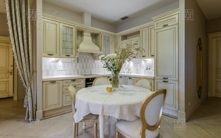 3-КОМН. КВАРТИРА С ОТДЕЛКОЙ 145 М² НА 2 ЭТАЖЕ