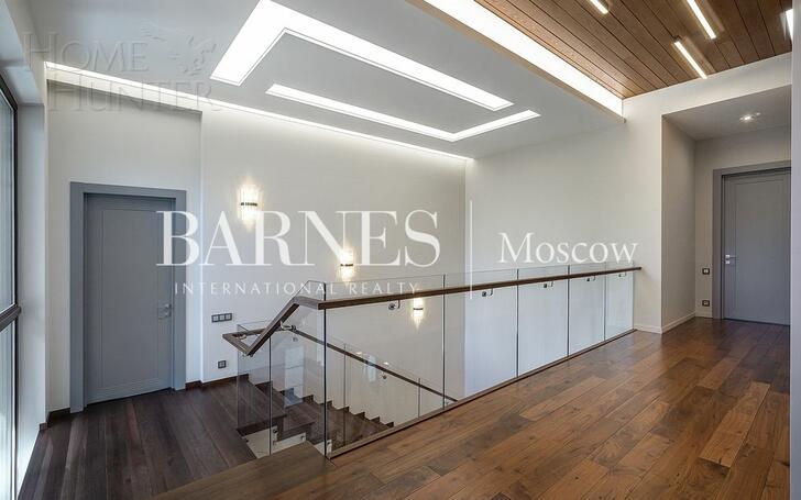 2-этажный коттедж 590 м² с отделкой