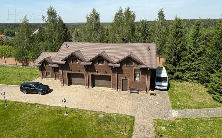 3-этажный коттедж 1 523.7 м² без отделки
