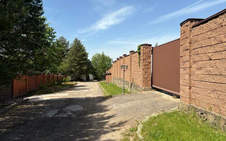 3-этажный коттедж 1 523.7 м² без отделки