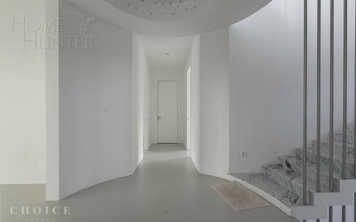 3-этажный коттедж 650 м² с отделкой