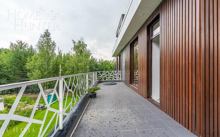 3-этажный коттедж 650 м² с отделкой