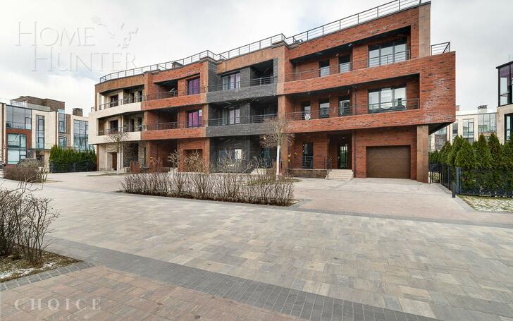 3-этажный таунхаус 320 м² без отделки