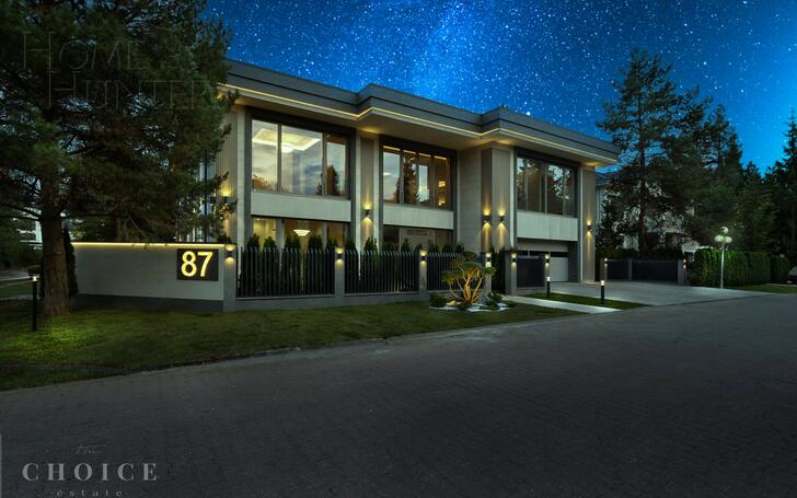 2-этажный коттедж 1 350 м² с отделкой