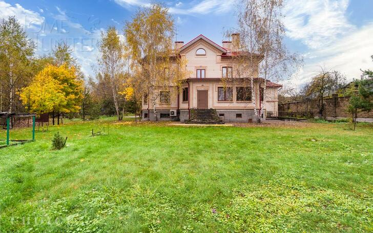 4-этажный коттедж 750 м² с отделкой