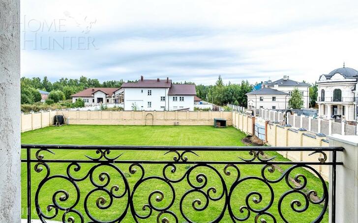 2-этажный коттедж 2 200 м² без отделки