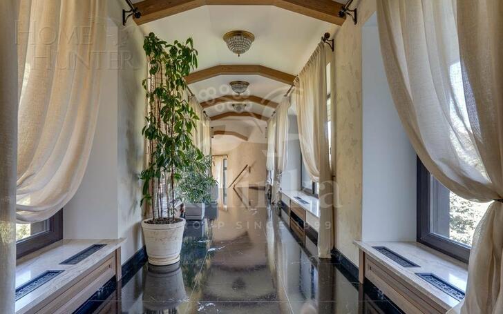 2-этажный коттедж 1 800 м² с отделкой