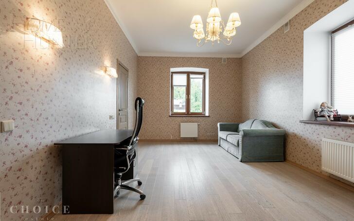 4-этажный коттедж 750 м² с отделкой