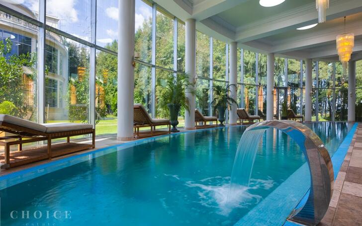 2-этажный коттедж 2 100 м² с отделкой