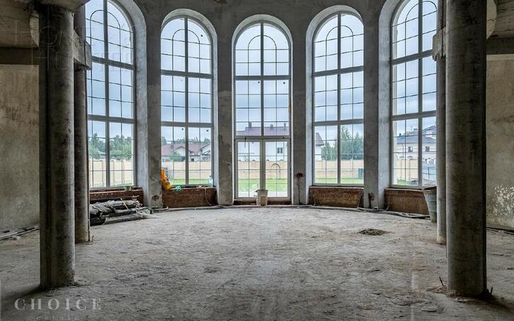 2-этажный коттедж 2 200 м² без отделки