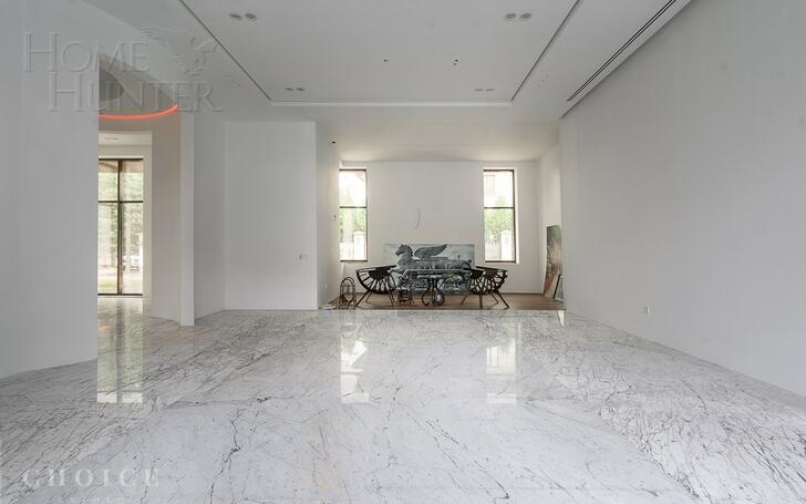 3-этажный коттедж 650 м² с отделкой