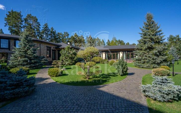 2-этажный коттедж 1 800 м² с отделкой