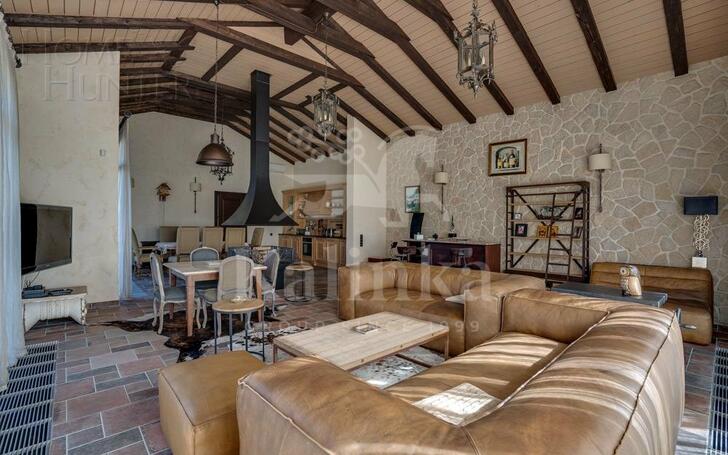 2-этажный коттедж 1 800 м² с отделкой