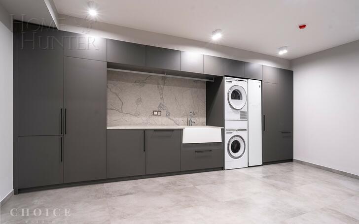 3-этажный коттедж 1 445 м² с отделкой
