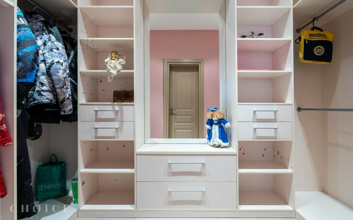 4-этажный коттедж 750 м² с отделкой