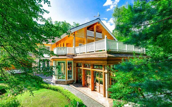 2-этажный коттедж 1 300 м² с отделкой