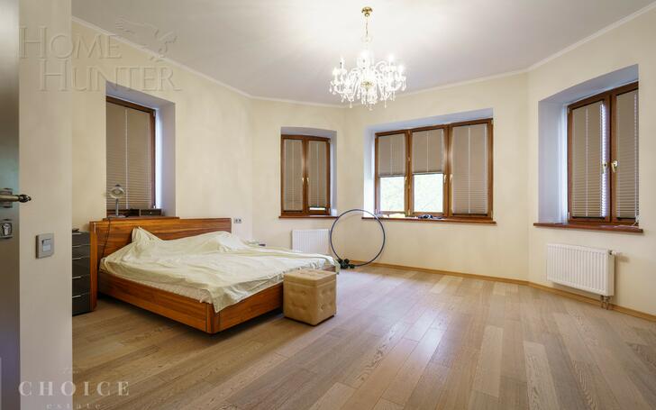 4-этажный коттедж 750 м² с отделкой