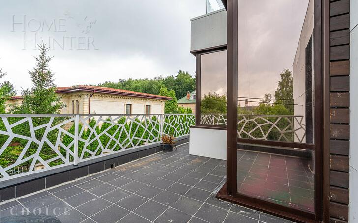 3-этажный коттедж 650 м² с отделкой