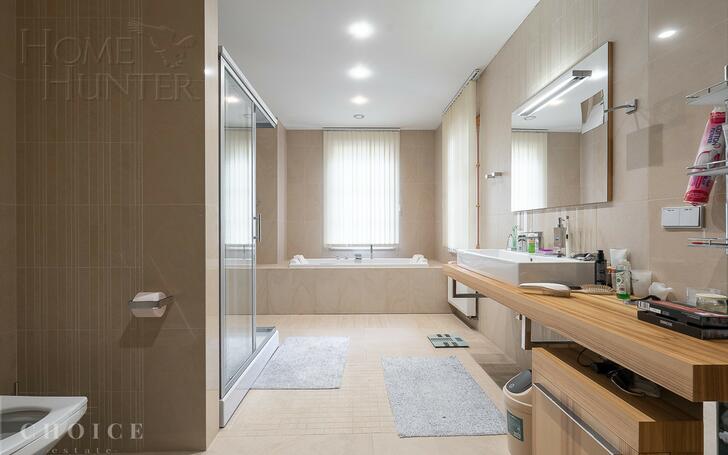 2-этажный коттедж 1 300 м² с отделкой