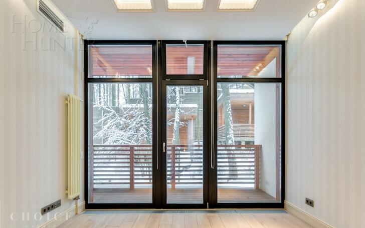 3-этажный таунхаус 340 м² с отделкой