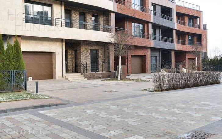 3-этажный таунхаус 320 м² без отделки