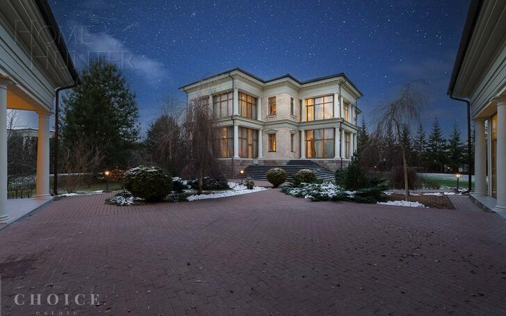 2-этажный коттедж 1 250 м² с отделкой