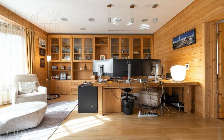 2-этажный коттедж 1 300 м² с отделкой