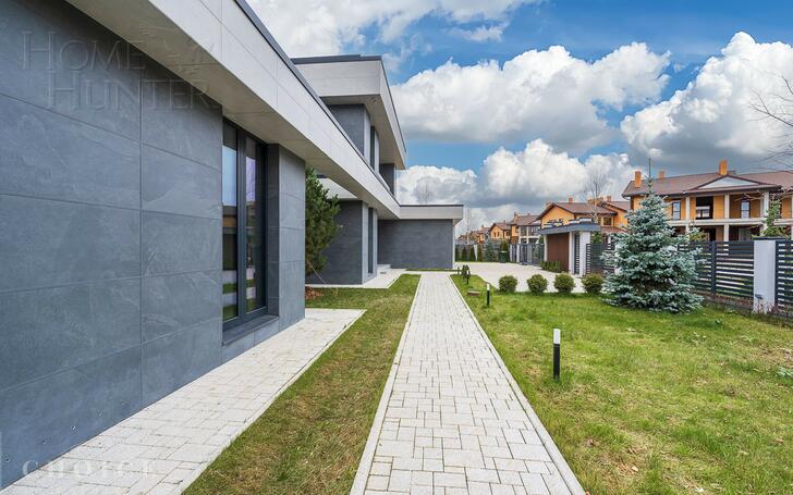 2-этажный коттедж 550 м² без отделки